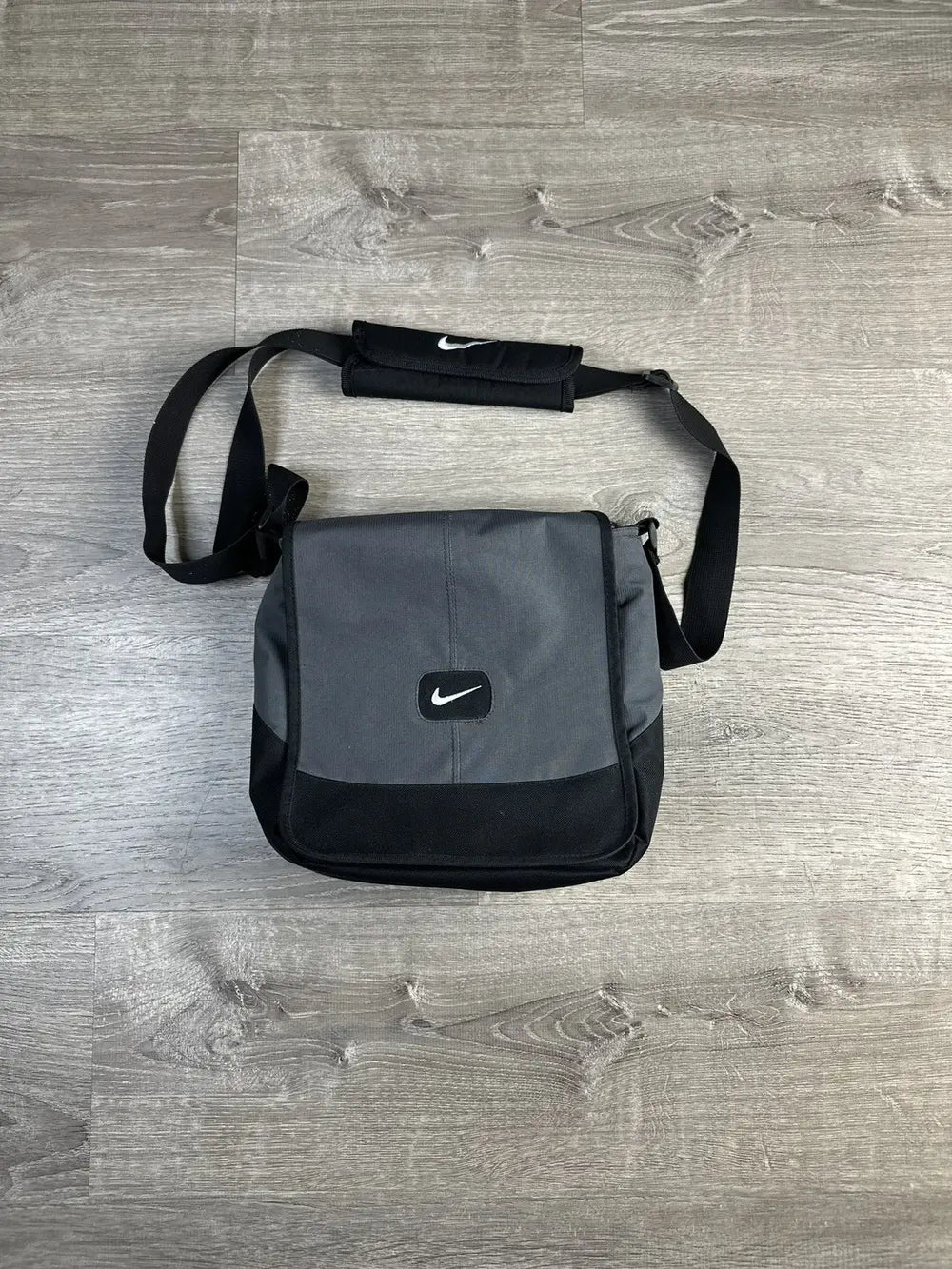 Vintage Y2K Nike Cross Body Bag