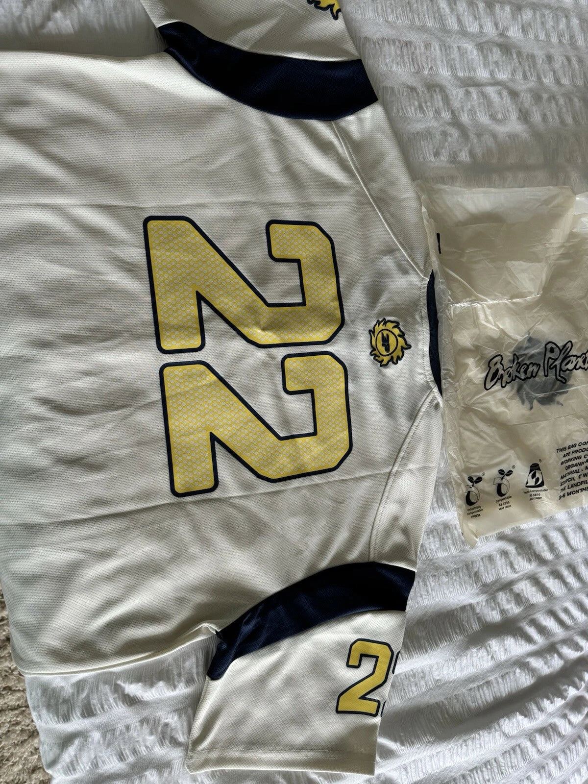 broken planet t shirt large