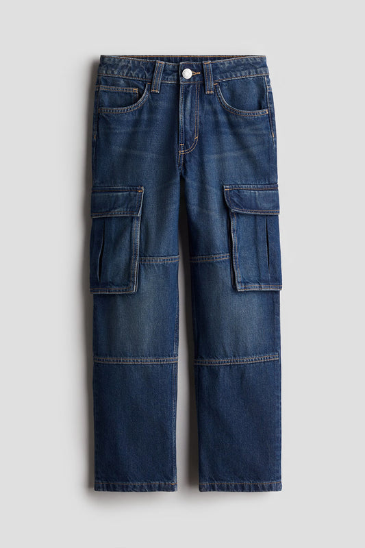 Jeans with a wide fit and a straight leg