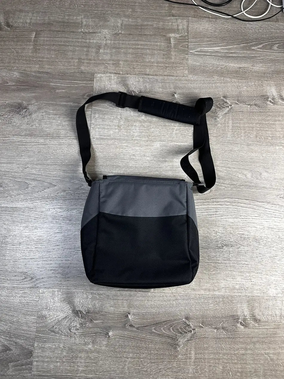 Vintage Y2K Nike Cross Body Bag